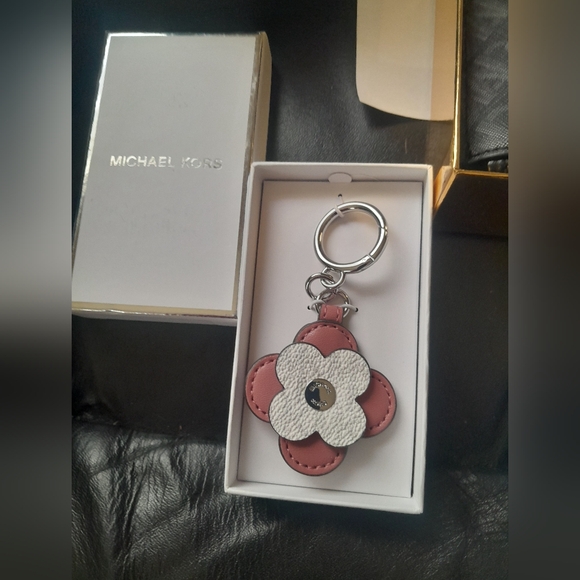 New Multi Items Coach ,Michael Kors,Kate Spade NWT 🌸 6 Items Great Items - Picture 10 of 15